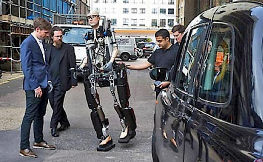 Rex megteszi az első lépéseket.