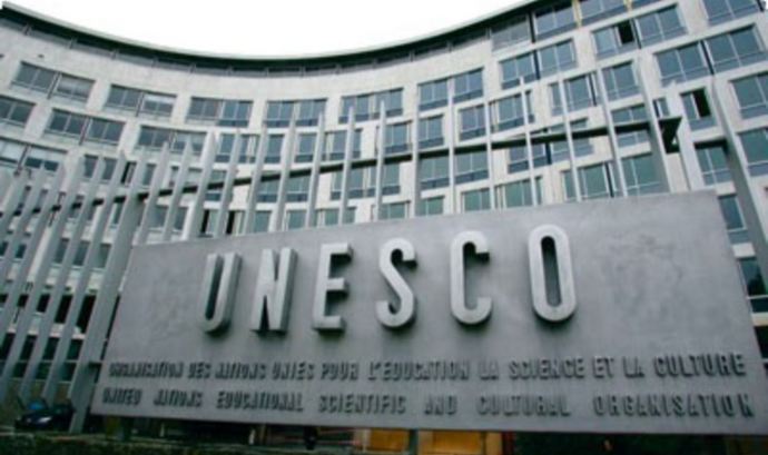 És milyen nyelven beszél és gondolkodik?