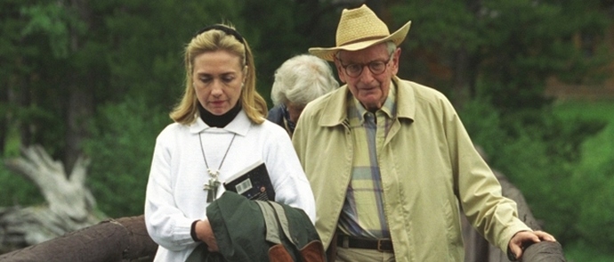 Az amerikaiak elvárják, hogy Hillary Clinton feltárja az UFO-kkal kapcsolatos összes titkot