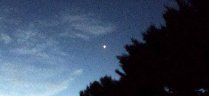 Az amerikaiak rejtélyes UFO-t lőttek le az esti égen