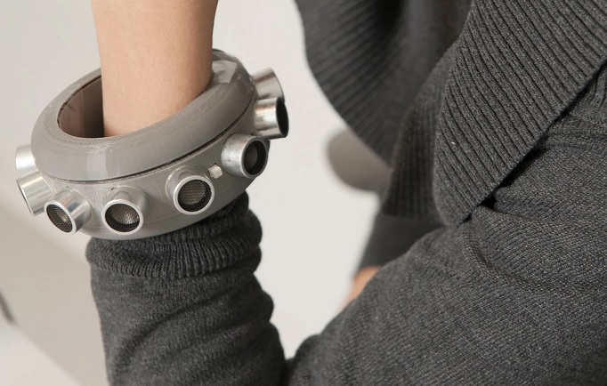 Az amerikaiak karkötőt hoztak létre, amely blokkolja a mikrofonokat.