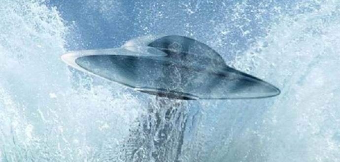 Az amerikaiak egy UFO-t fényképeztek, amely képes víz alatti úszásra