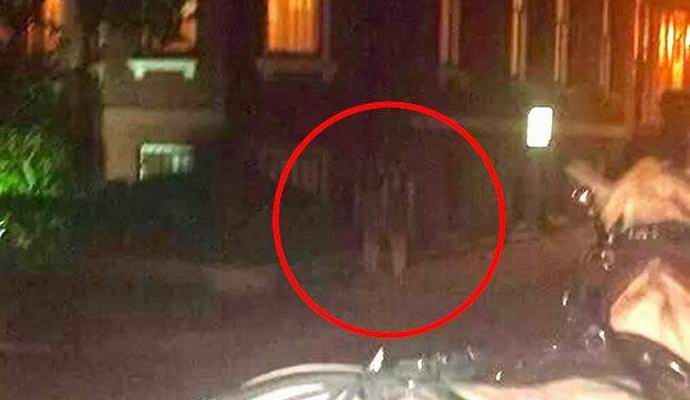 Az amerikai kísérteties ikreket fényképezett