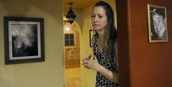 Egy amerikai tízezer szellemet fényképezett.