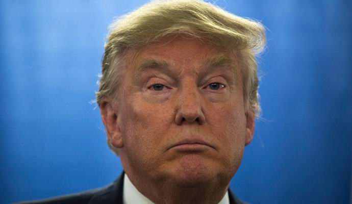 Az amerikai boszorkányok korrupciót küldnek Trump elnöknek