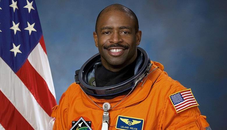 Az amerikai űrhajós azt jelentette, hogy idegenjét látott a shuttle-ben