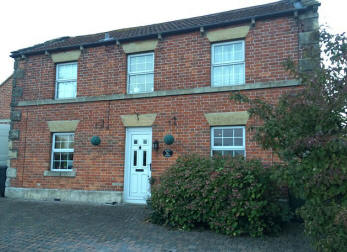 Egy angol nő fényképezett egy szellemet a házának ablakában