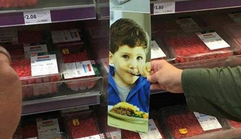 Az angol fiú furcsa módon bekerült a reklámba