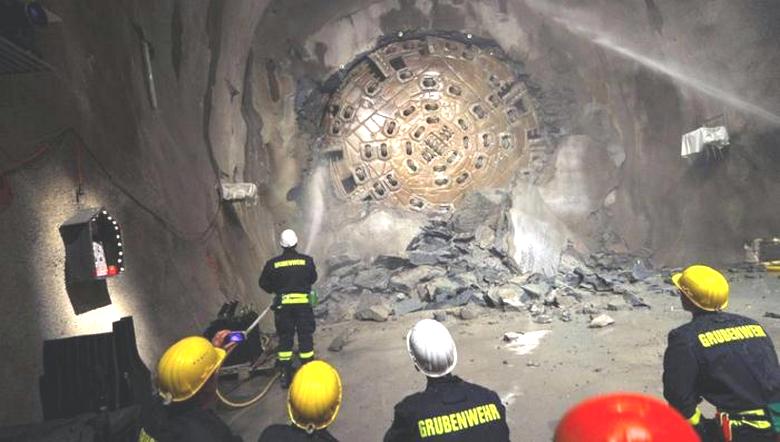 Antarktist és Ausztráliát víz alatti alagutak kötik össze