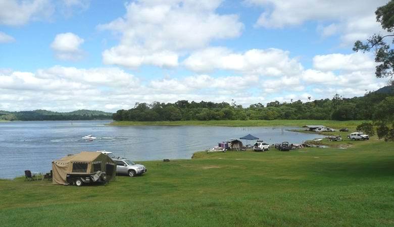 Az ausztráliai megmagyarázhatatlan sötét tárgyat ragadtak meg az égen