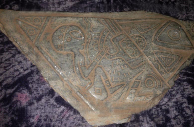 Egy mexikói barlang domborművei idegen képekkel