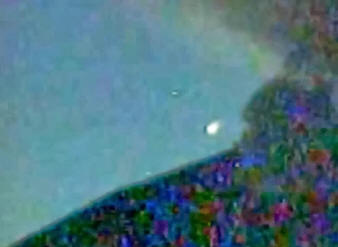 Fehér labda a japán Sakurayama vulkán felett