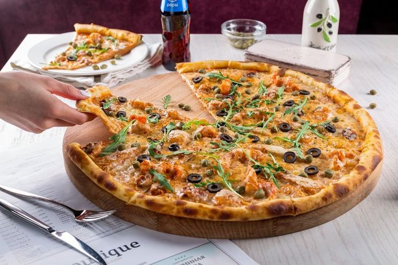 Ingyenes pizza az étteremből az okostelefon kikapcsolásához