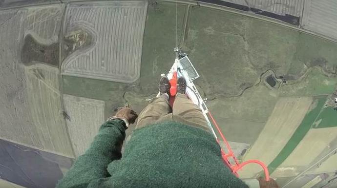 A bátor őrületéhez énekelünk egy dalt