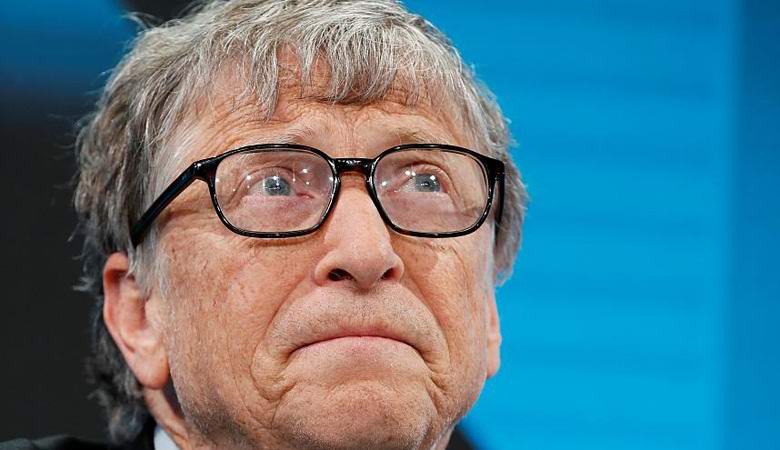 Bill Gates a mesterséges intelligenciát az atomfegyverekkel hasonlította össze.