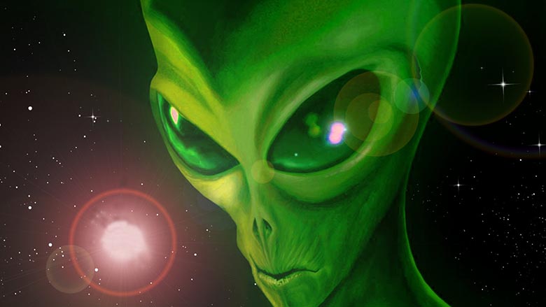 A brit állítás szerint két idegenet fényképezett