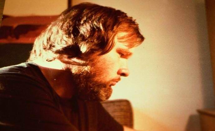 Az az ember, aki egy óriási sebességű hajón repült az űrbe