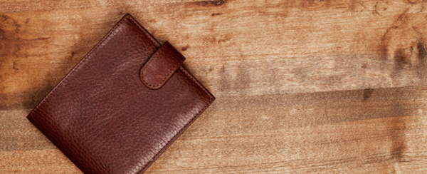 Mi a teendő egy régi pénztárcával, ha újat vásárolt Mi a teendő egy régi pénztárcával, ha újat vásárolt