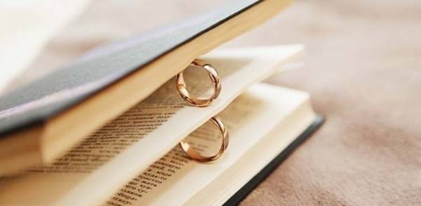 férje elvesztette a jegygyűrűjét 