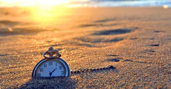 Veszítse el az órát a tenger mellett 