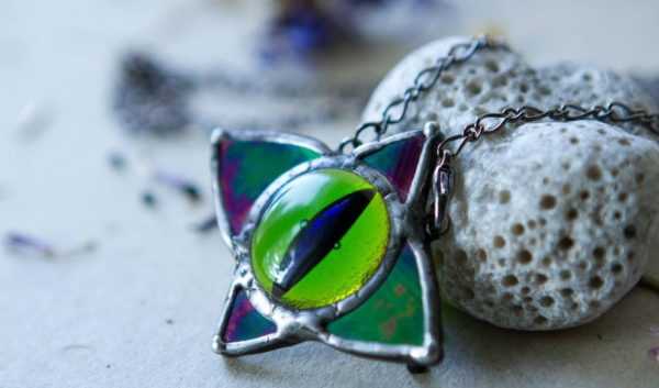 Sárkány szem amulett 