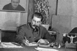 Mi jósolta Sztálin elvtárs