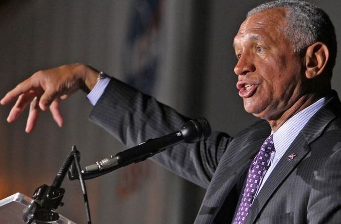 A NASA igazgatója nyilvánosan bejelenti az idegen inváziót