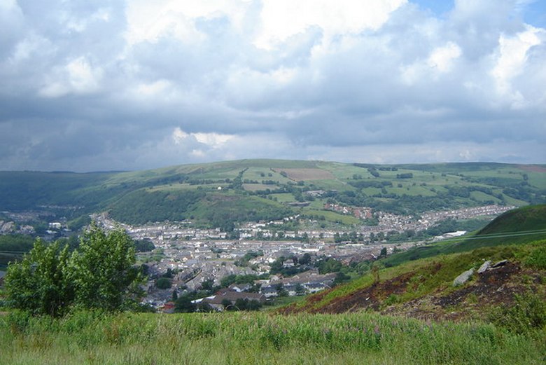 A drón egy közel lebegő UFO-t fényképezett.