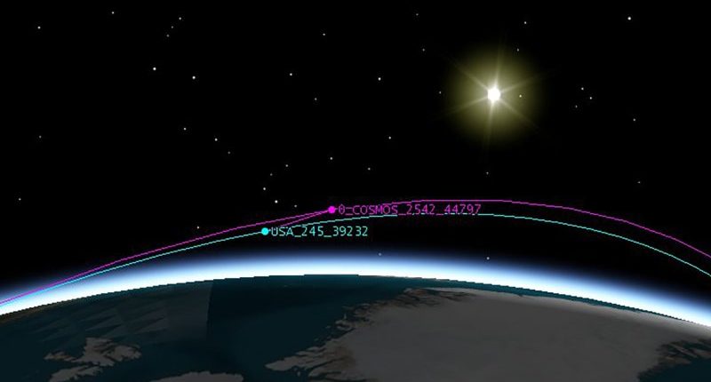 Két orosz űrhajó üldözi az amerikai kém műholdat 