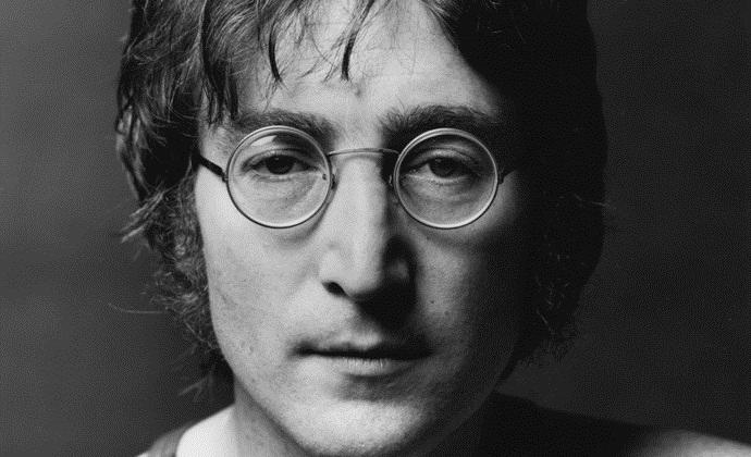 John Lennon-t idegenek elrabolták