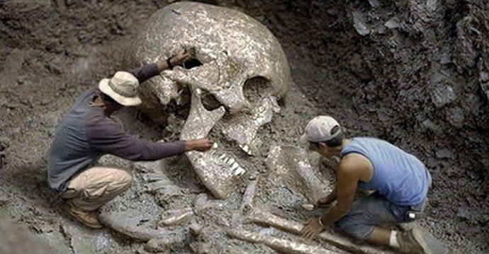 Óriások által épített egyiptomi piramisok