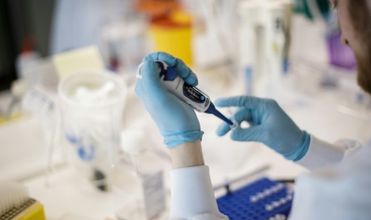 Szakértők elmagyarázzák, hogy a COVID-19 miben különbözik az influenzajármától 