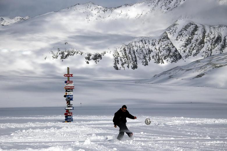 Extreme Colin O'Brady egyedül készül az Antarktisz átlépésére