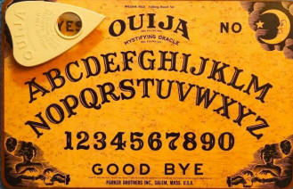 Az ördögűzők nem tanácsolják karácsonyra boszorkány táblák vásárlását