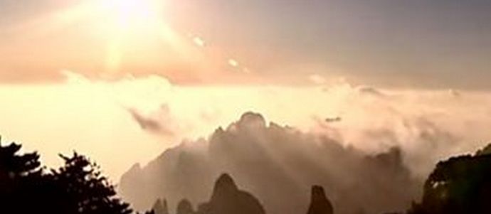 Fantasztikus délibáb, amelyet a kínai turisták figyeltek