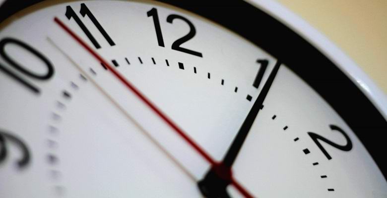 A fizikusok egy olyan világegyetem létezését javasolták, ahol az idő visszatekint