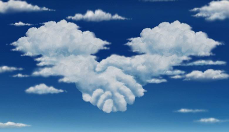 Isten óriási kezei az égen elérték a videót