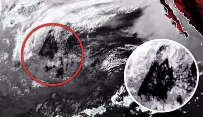 Egy hatalmas fekete háromszög, amelyet az űrből észleltek