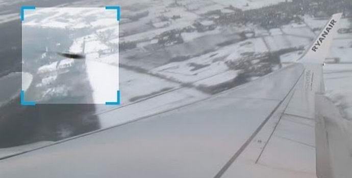 A holland egy UFO-t fényképezett egy repülőgépről