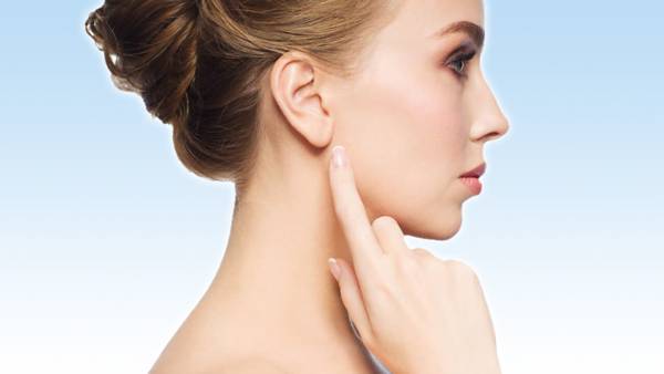 égő jobb fül ómen 