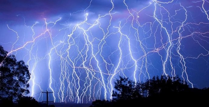 Mennydörgés és villám - mennyei büntetés