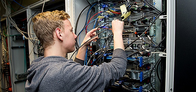 A hackereket kiskorúakkal azonosnak kell tekinteni