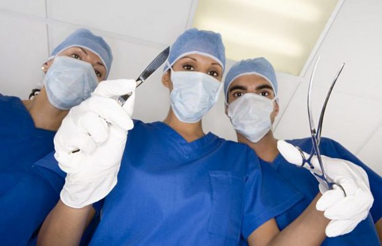 A sebészt enni kell - és a lényeg a kalapban van!