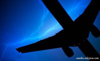 Az UFO eltéríti a repülőgépeket