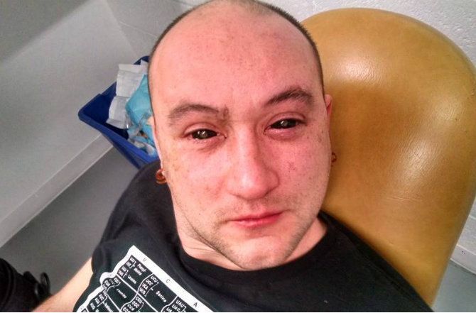 Szeretné megtanítani a szemét, hogy láthassa a sötétben? Nincs probléma.