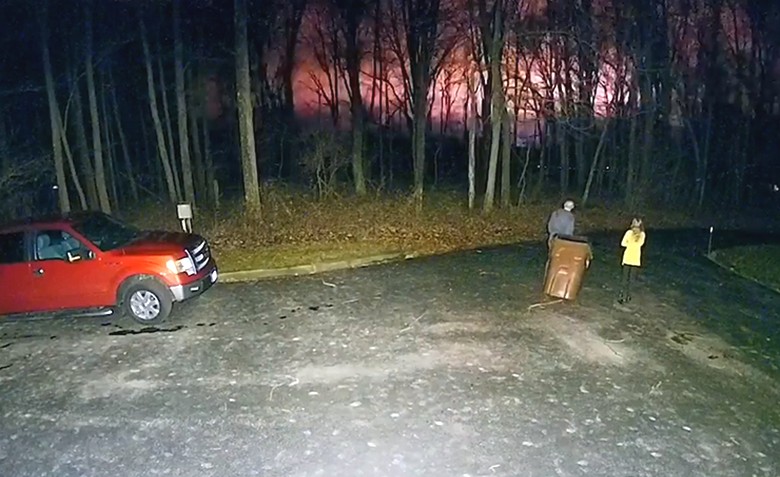 ... és az éjszaka hirtelen nappá vált