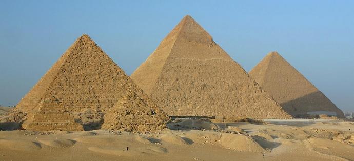És visszatérve az ókori Egyiptom piramisaiba