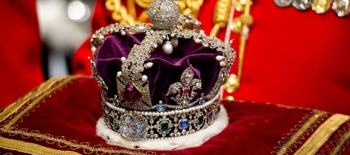 Az indiánok a brit királynőtől kérik koronájának részét
