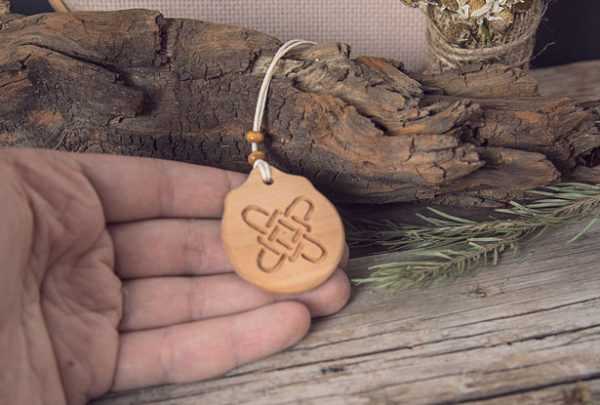 hárs varázsa bőrzsinóron 