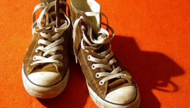 A Cambridge-i feltaláló készített cipőt navigátorral